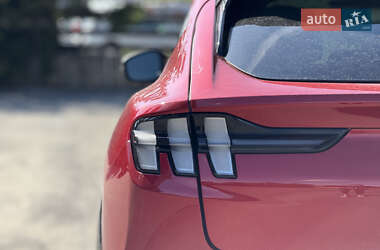 Внедорожник / Кроссовер Ford Mustang Mach-E 2021 в 