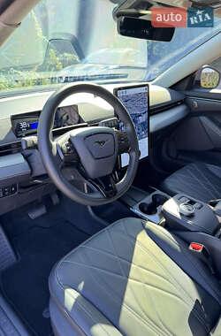 Позашляховик / Кросовер Ford Mustang Mach-E 2023 в 