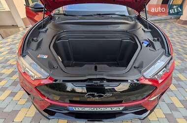 Позашляховик / Кросовер Ford Mustang Mach-E 2021 в 