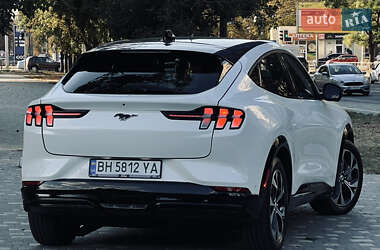 Внедорожник / Кроссовер Ford Mustang Mach-E 2021 в 
