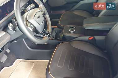 Позашляховик / Кросовер Ford Mustang Mach-E 2023 в 