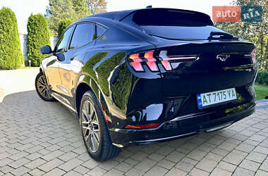 Позашляховик / Кросовер Ford Mustang Mach-E 2024 в 