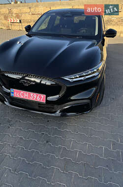 Позашляховик / Кросовер Ford Mustang Mach-E 2021 в 