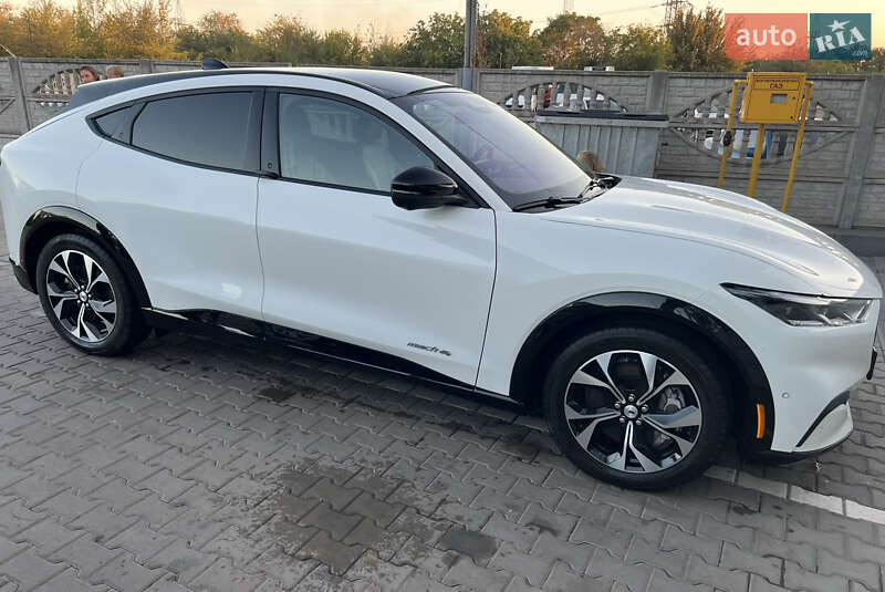 Позашляховик / Кросовер Ford Mustang Mach-E 2022 в Кривому Розі фото 10 Позашляховик / Кросовер Ford Mustang Mach-E 2022 в Кривому Розі