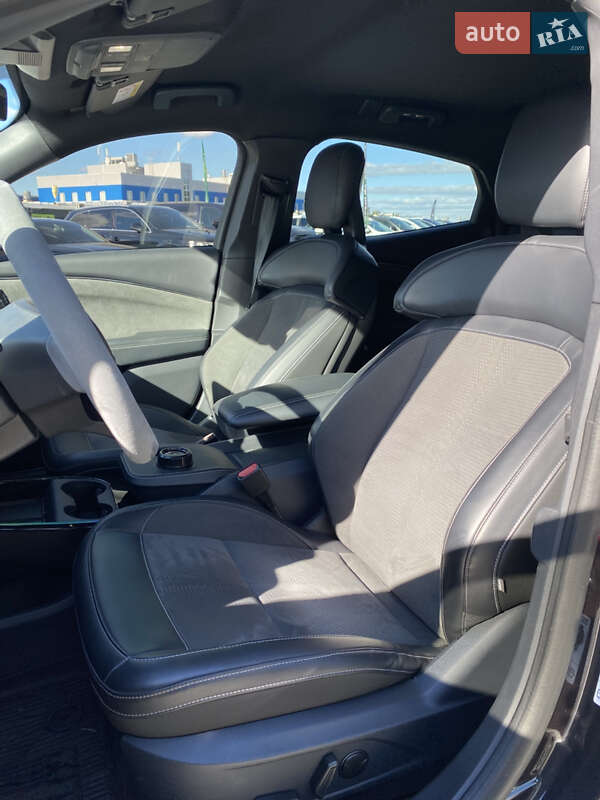 Позашляховик / Кросовер Ford Mustang Mach-E 2021 в Києві