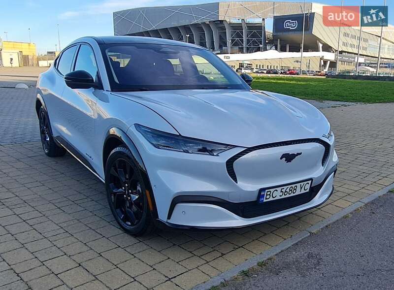 Позашляховик / Кросовер Ford Mustang Mach-E 2023 в 