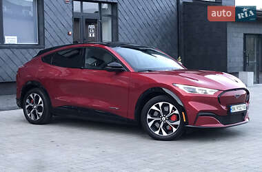 Позашляховик / Кросовер Ford Mustang Mach-E 2021 в 