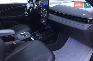 Позашляховик / Кросовер Ford Mustang Mach-E 2021 в 