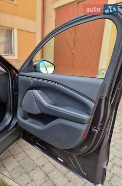 Позашляховик / Кросовер Ford Mustang Mach-E 2022 в 