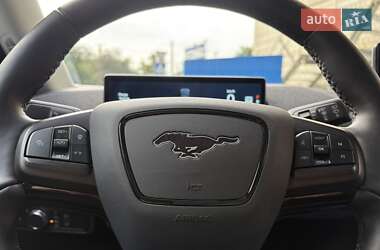 Позашляховик / Кросовер Ford Mustang Mach-E 2021 в 