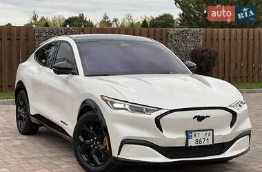 Позашляховик / Кросовер Ford Mustang Mach-E 2023 в 