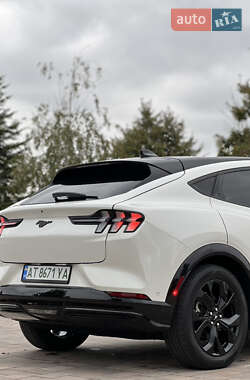Позашляховик / Кросовер Ford Mustang Mach-E 2023 в 