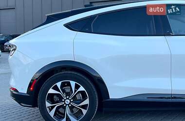 Внедорожник / Кроссовер Ford Mustang Mach-E 2020 в 