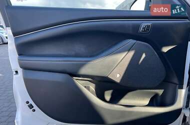 Внедорожник / Кроссовер Ford Mustang Mach-E 2020 в 