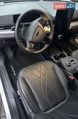 Позашляховик / Кросовер Ford Mustang Mach-E 2022 в 