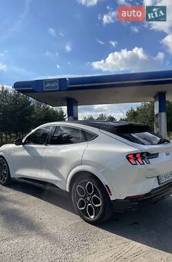 Позашляховик / Кросовер Ford Mustang Mach-E 2022 в  фото 6 Позашляховик / Кросовер Ford Mustang Mach-E 2022 в