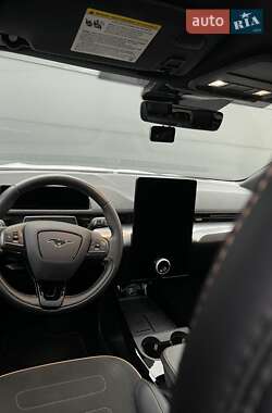 Позашляховик / Кросовер Ford Mustang Mach-E 2022 в  фото 17 Позашляховик / Кросовер Ford Mustang Mach-E 2022 в