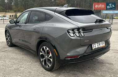 Позашляховик / Кросовер Ford Mustang Mach-E 2021 в 