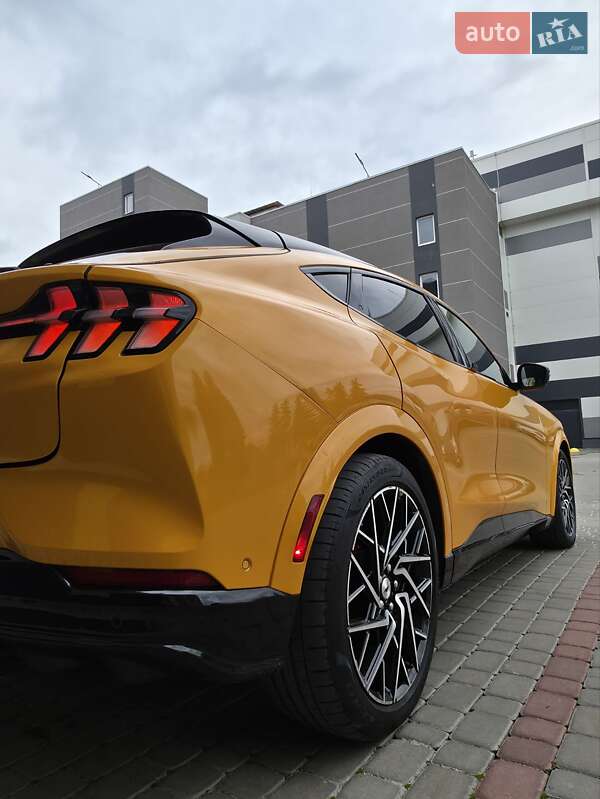 Ford Mustang Mach-E 2021