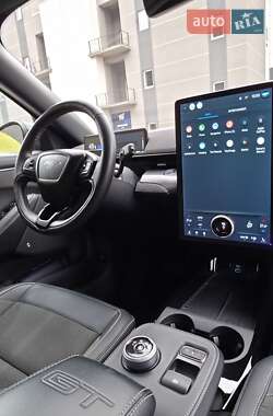 Внедорожник / Кроссовер Ford Mustang Mach-E 2021 в 