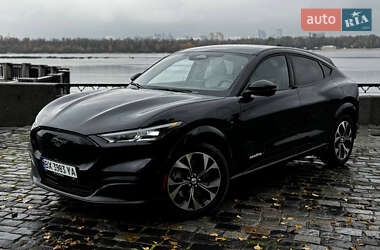 Позашляховик / Кросовер Ford Mustang Mach-E 2023 в  фото 3 Позашляховик / Кросовер Ford Mustang Mach-E 2023 в