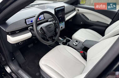Позашляховик / Кросовер Ford Mustang Mach-E 2023 в  фото 22 Позашляховик / Кросовер Ford Mustang Mach-E 2023 в