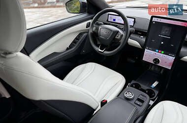 Позашляховик / Кросовер Ford Mustang Mach-E 2023 в  фото 36 Позашляховик / Кросовер Ford Mustang Mach-E 2023 в