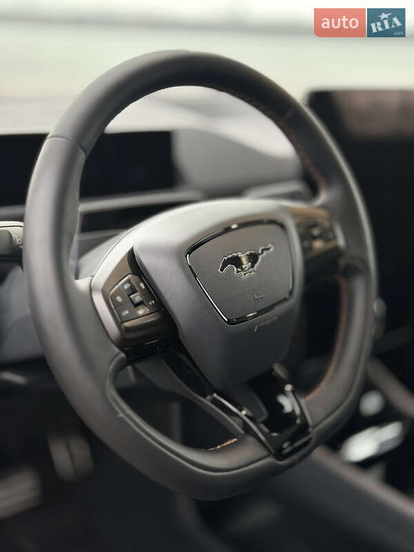 Позашляховик / Кросовер Ford Mustang Mach-E 2022 в Дніпрі