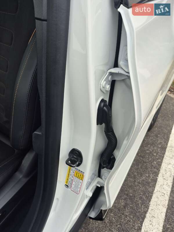 Позашляховик / Кросовер Ford Mustang Mach-E 2023 в Києві фото 2 Позашляховик / Кросовер Ford Mustang Mach-E 2023 в Києві