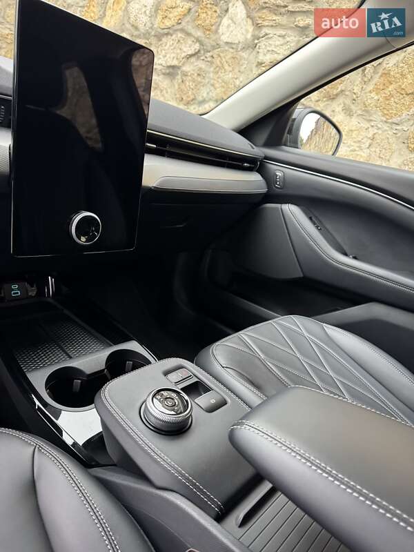 Позашляховик / Кросовер Ford Mustang Mach-E 2021 в Рівному