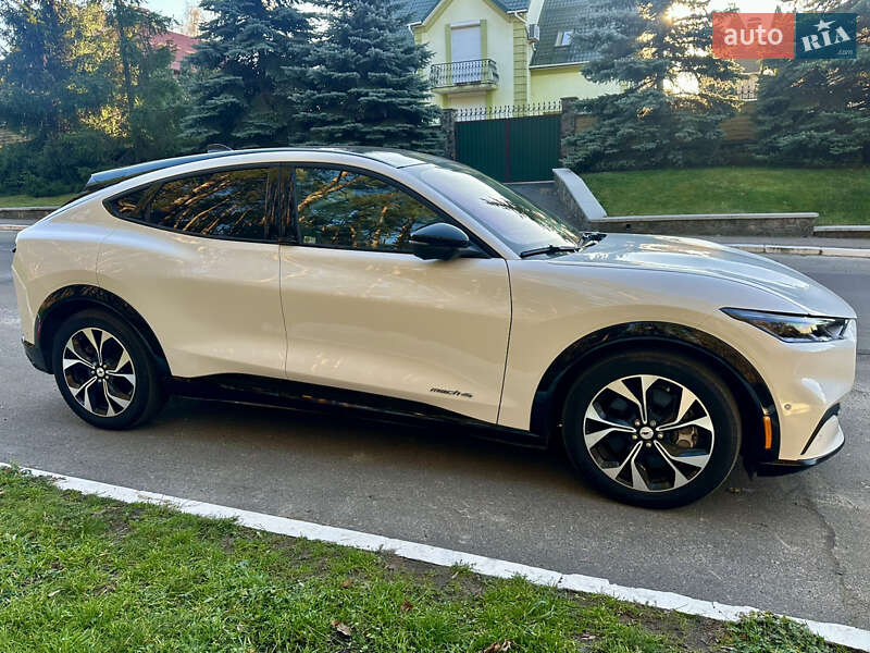 Позашляховик / Кросовер Ford Mustang Mach-E 2022 в Києві