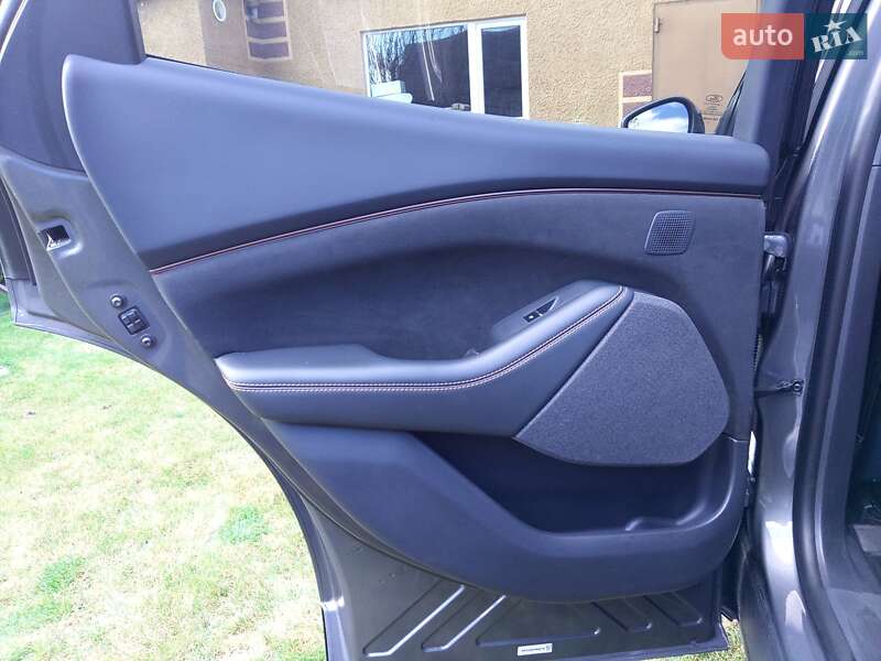 Внедорожник / Кроссовер Ford Mustang Mach-E 2022 в Днепре фото 14 Внедорожник / Кроссовер Ford Mustang Mach-E 2022 в Днепре