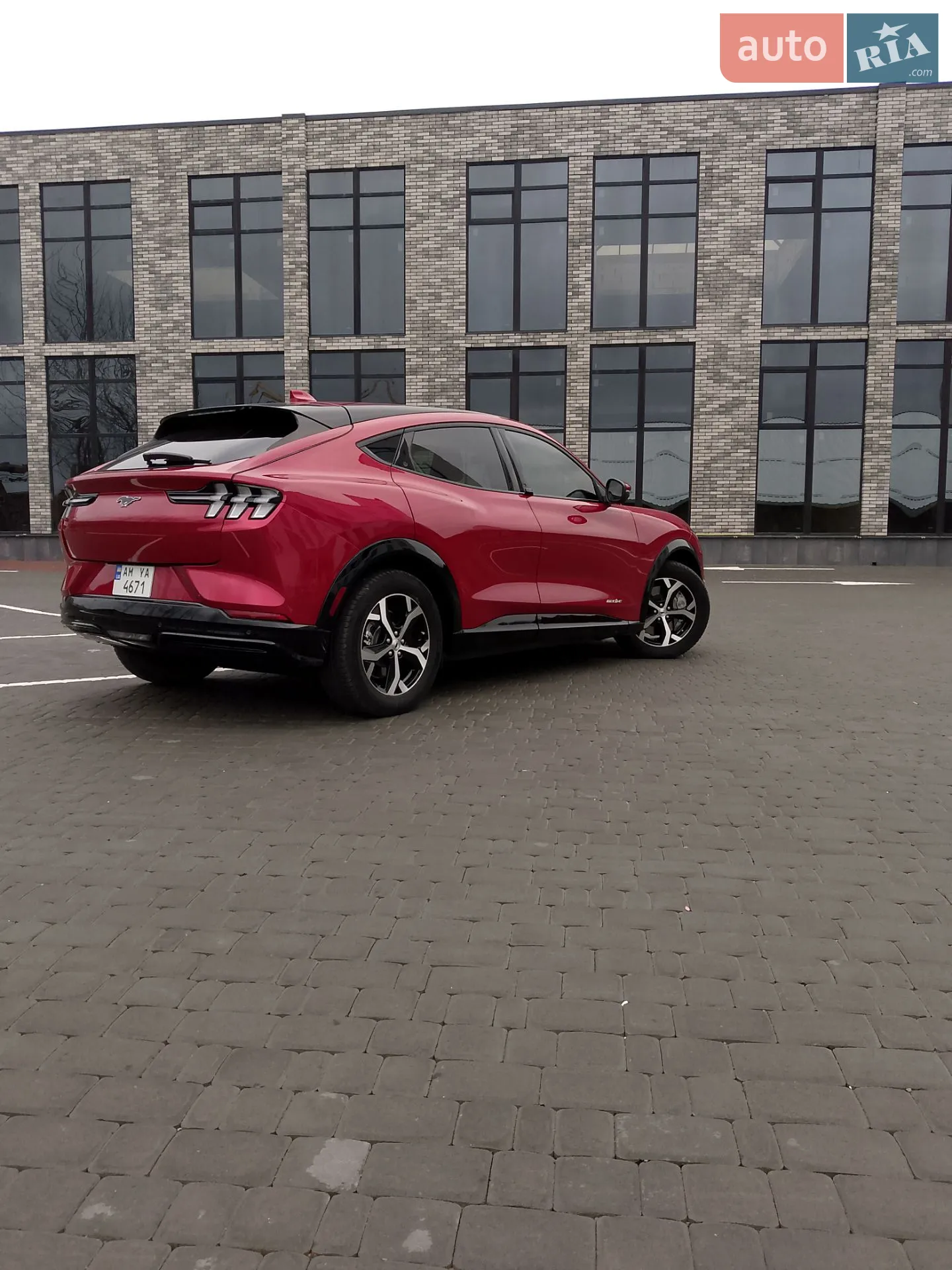2020 Ford Mustang Mach-E - мініатюра 2