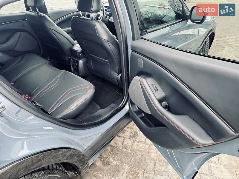 Позашляховик / Кросовер Ford Mustang Mach-E 2023 в Івано-Франківську фото 100 Позашляховик / Кросовер Ford Mustang Mach-E 2023 в Івано-Франківську