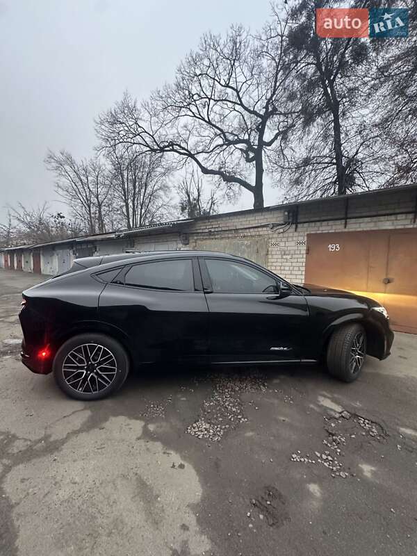 Внедорожник / Кроссовер Ford Mustang Mach-E 2024 в Киеве