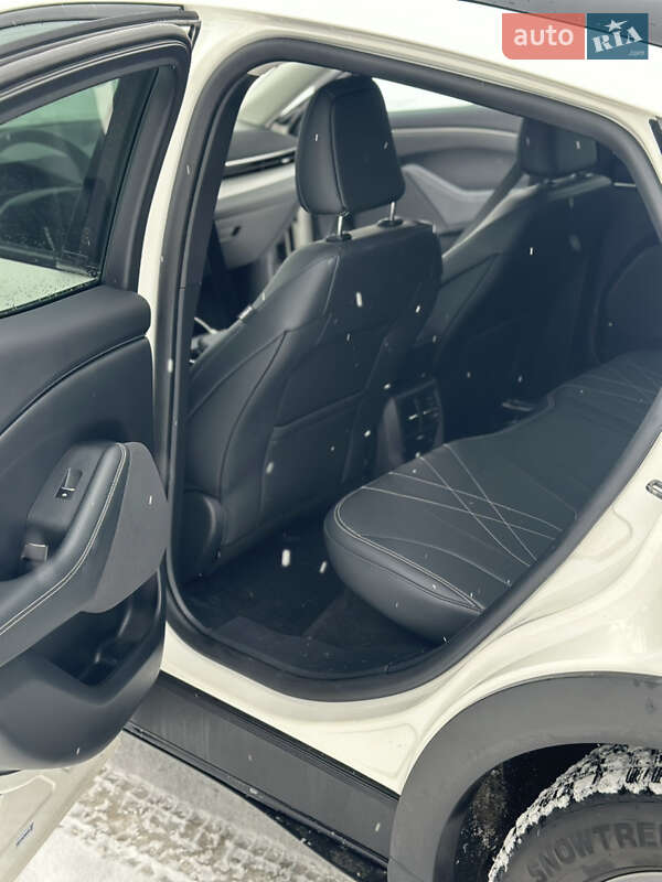 Позашляховик / Кросовер Ford Mustang Mach-E 2023 в Львові фото 13 Позашляховик / Кросовер Ford Mustang Mach-E 2023 в Львові