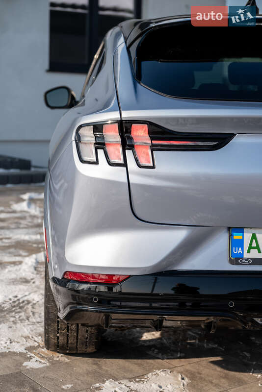 Позашляховик / Кросовер Ford Mustang Mach-E 2022 в Івано-Франківську