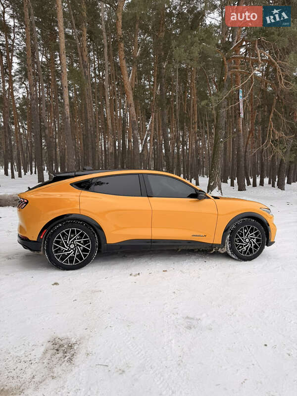 Внедорожник / Кроссовер Ford Mustang Mach-E 2022 в Сумах фото 5 Внедорожник / Кроссовер Ford Mustang Mach-E 2022 в Сумах