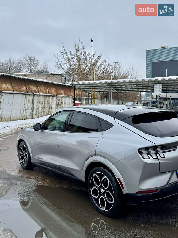 Позашляховик / Кросовер Ford Mustang Mach-E 2021 в Києві