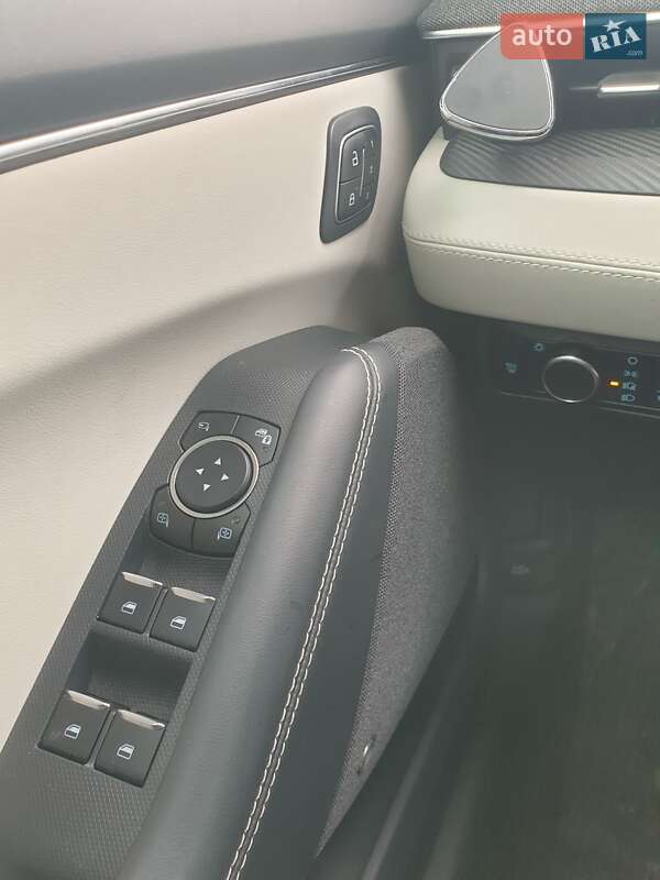 Позашляховик / Кросовер Ford Mustang Mach-E 2024 в Івано-Франківську