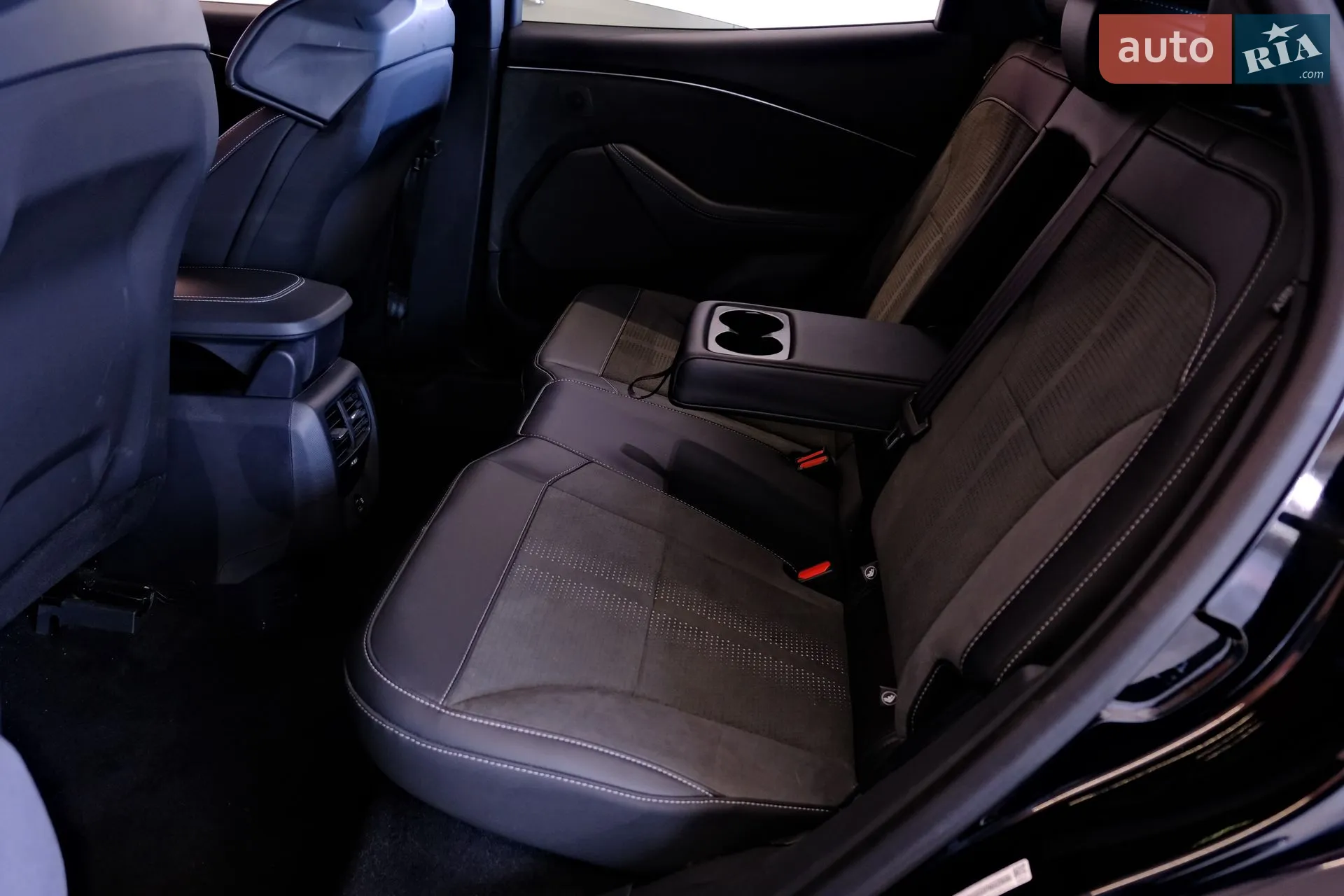 2023 Ford Mustang Mach-E - мініатюра 31