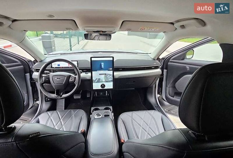Позашляховик / Кросовер Ford Mustang Mach-E 2021 в Чернівцях
