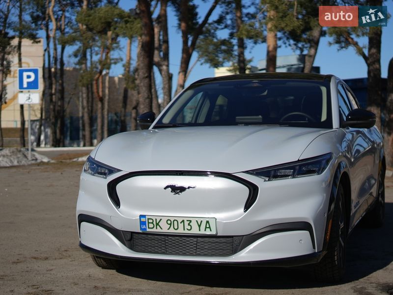 Внедорожник / Кроссовер Ford Mustang Mach-E 2023 в Вараше фото Внедорожник / Кроссовер Ford Mustang Mach-E 2023 в Вараше