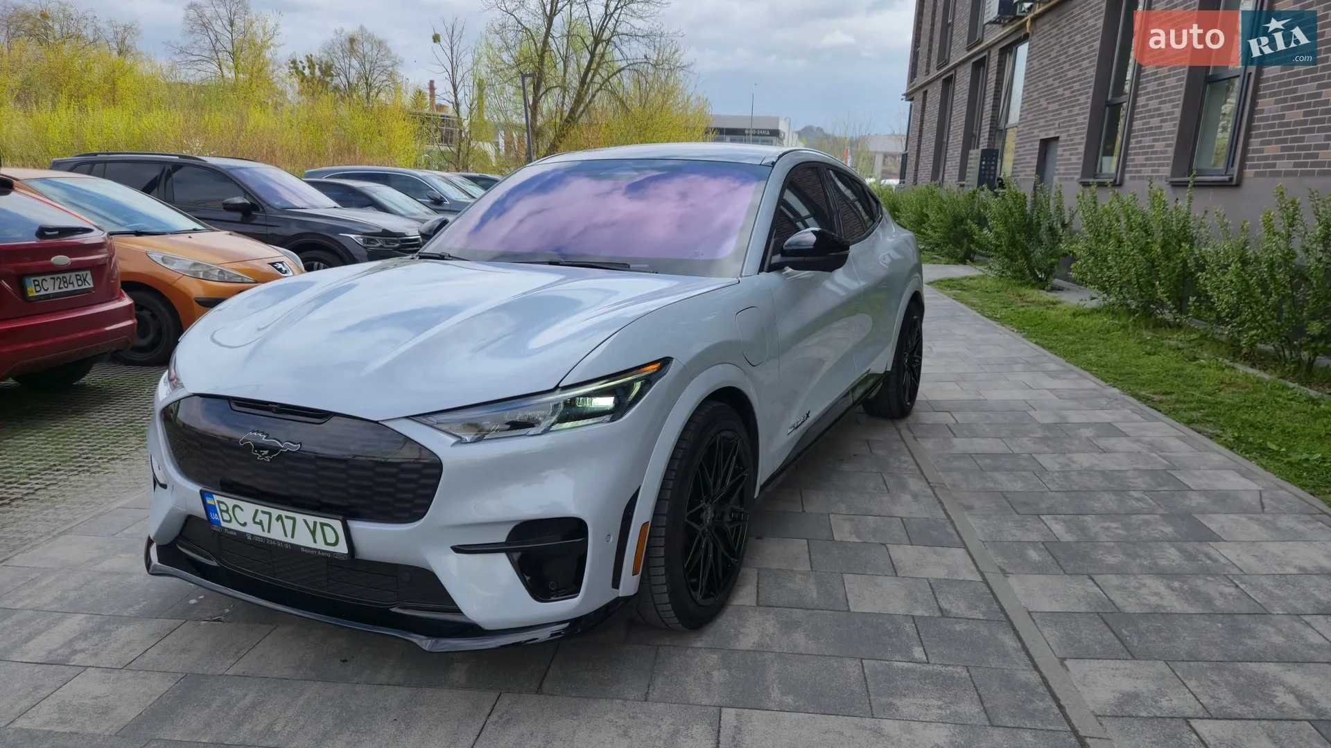 2021 Ford Mustang Mach-E - мініатюра 3