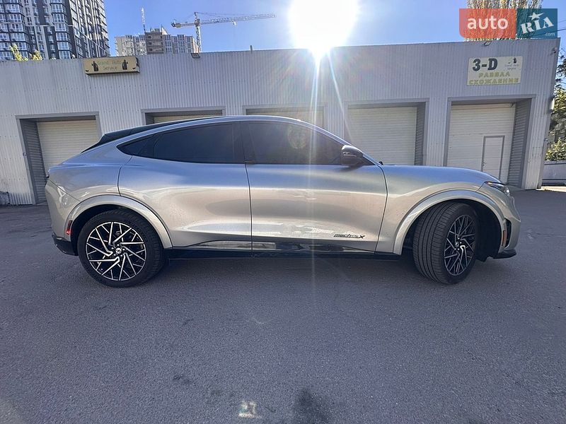 Позашляховик / Кросовер Ford Mustang Mach-E 2021 в Києві