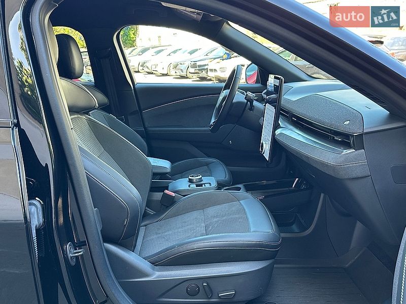 Внедорожник / Кроссовер Ford Mustang Mach-E 2024 в Одессе