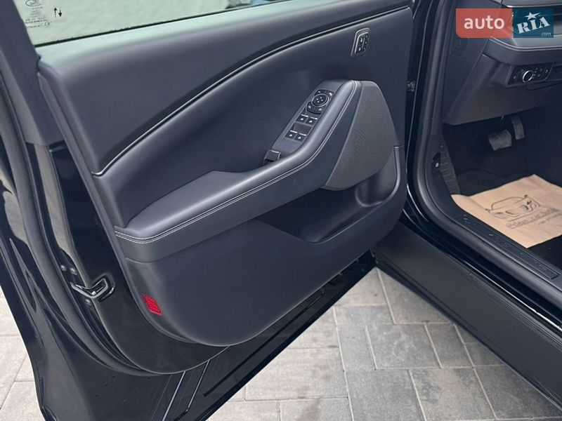 Внедорожник / Кроссовер Ford Mustang Mach-E 2024 в Луцке