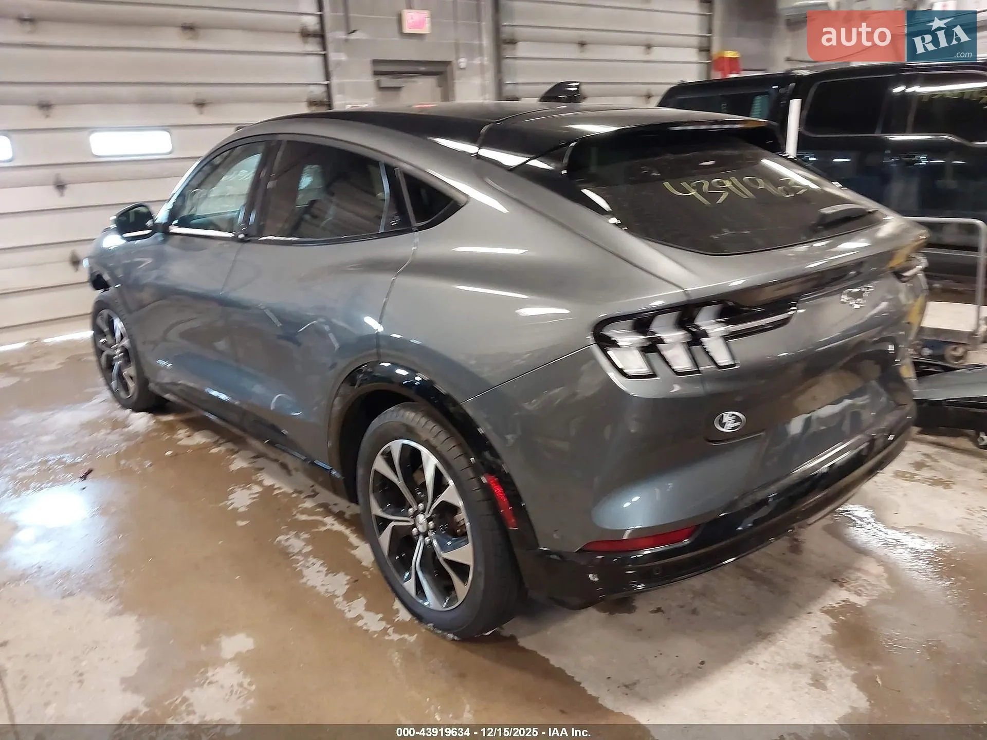 2023 Ford Mustang Mach-E - мініатюра 3
