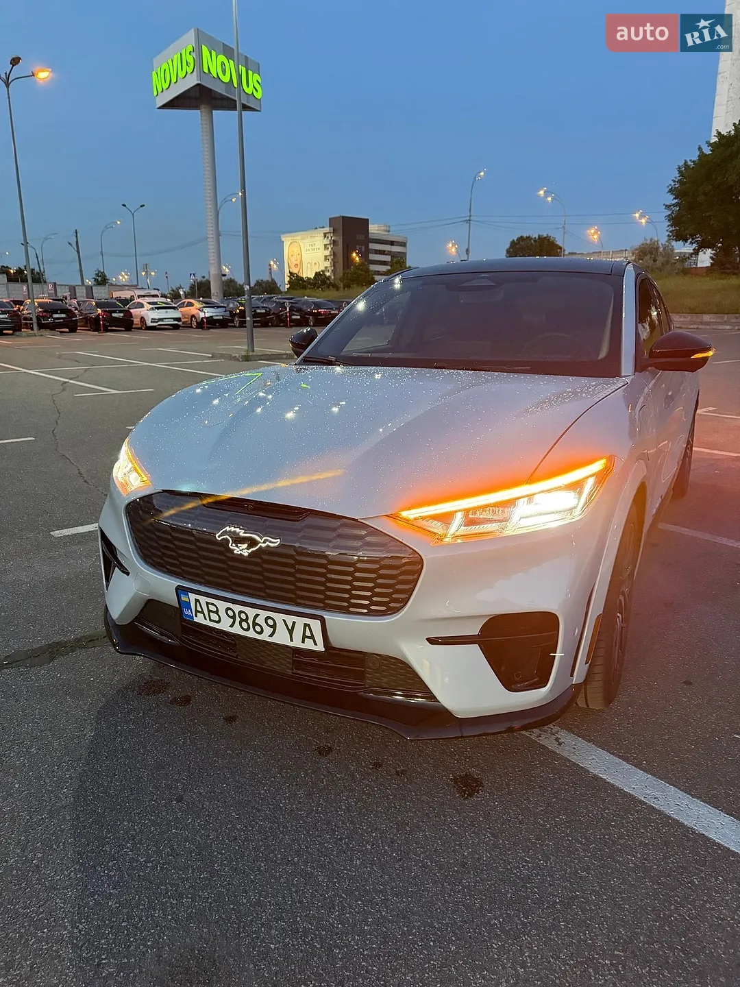 2022 Ford Mustang Mach-E - мініатюра 4