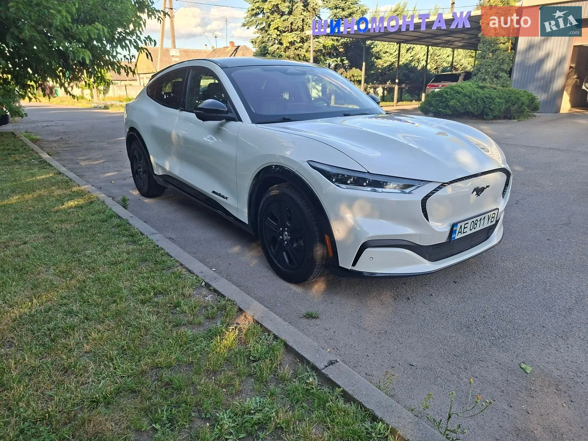 2022 Ford Mustang Mach-E - мініатюра 2